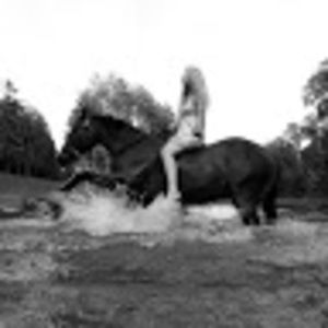 Meet your Posher, Caitlin